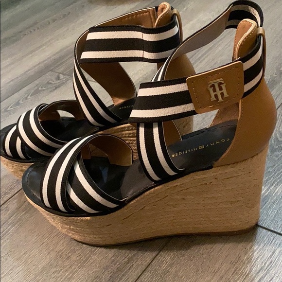 TH platform wedge - Picture 5 of 9